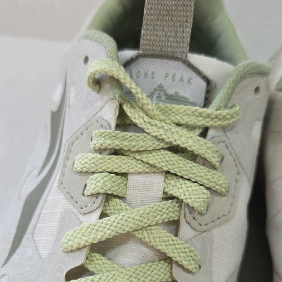 Altra Lone Peak 6 Women's Athletic Shoes in Green and Cream Size 9.5 - Picture 6 of 11